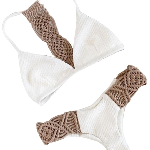 Bikini - Picture 2 of 3